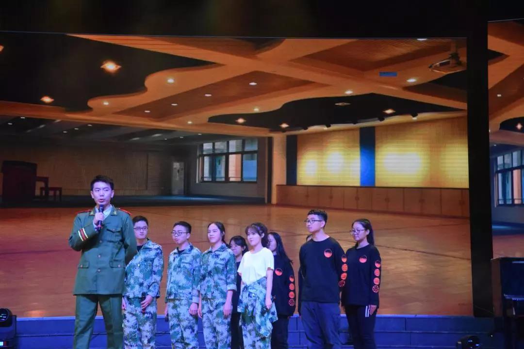 晚会2.jpg